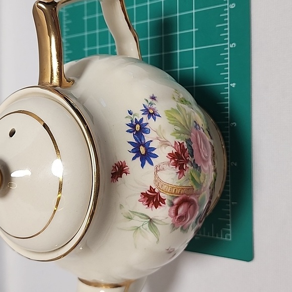 Early Mid-Century Sadler 3540 England Floral Teapot - Picture 14 of 14
